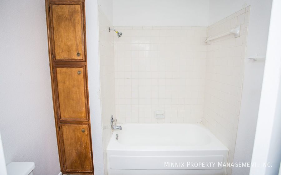 Building Photo - 1103 80th St