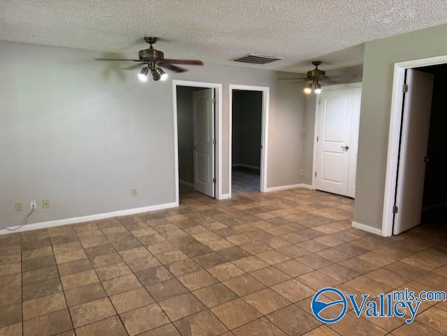 Building Photo - 10804 Paradise Shores