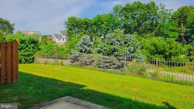 Building Photo - 1227 Cross Creek Dr