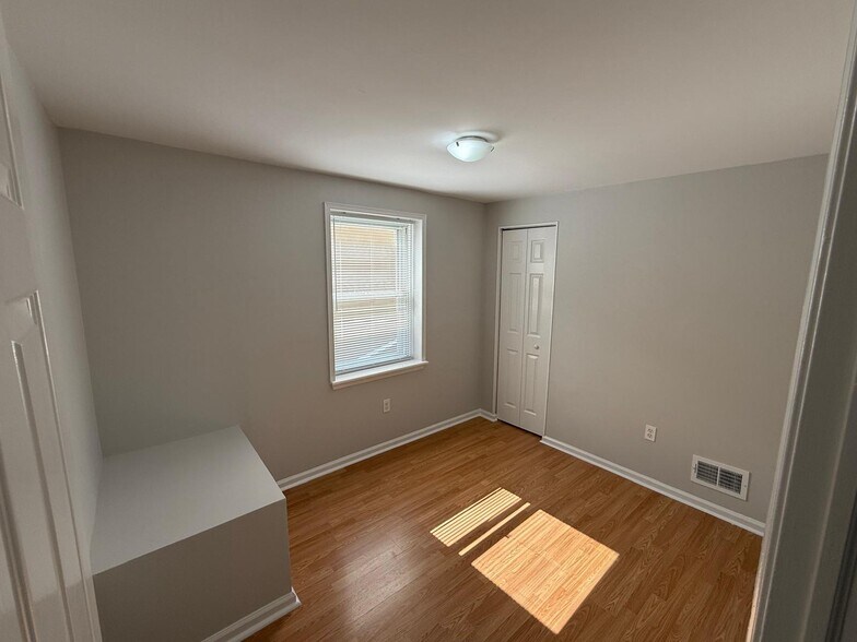 Building Photo - 2668 Braddock St