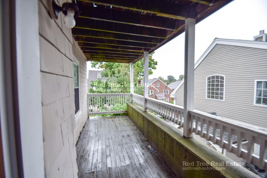 Building Photo - 15 Radnor Rd