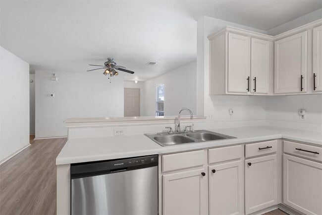 Building Photo - 16225 Hamilton Point Cir