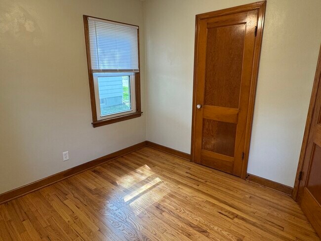 Building Photo - 1508 W 36th St