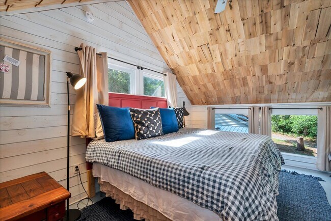 Building Photo - 2796 Camp Easter Rd