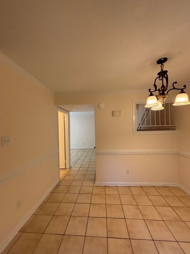 Building Photo - Rent Special! Half off first months' rent ...