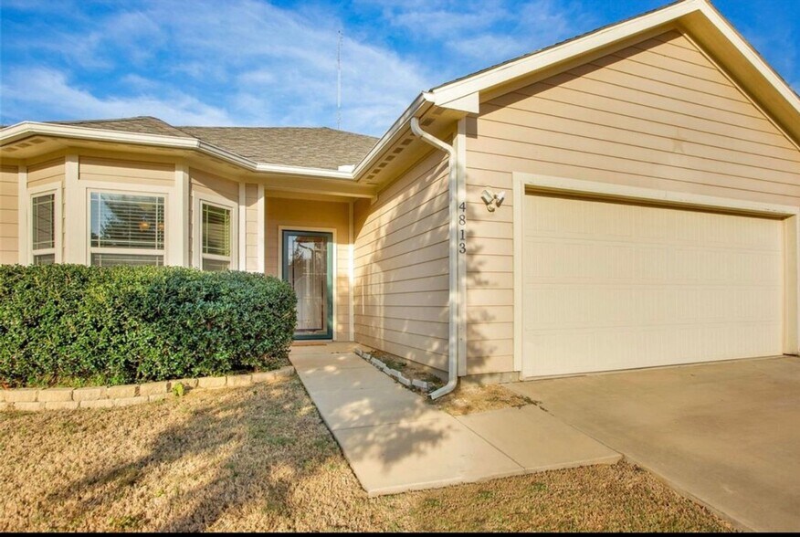 Building Photo - 4813 Pinnacle Pl
