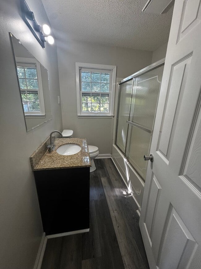 Building Photo - Brand new renovated home in Gallatin 4 bed...