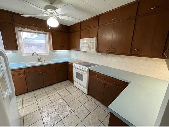 Building Photo - 143 Ramblewood Rd