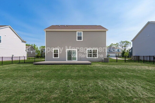 Building Photo - 214 Sterndale Dr