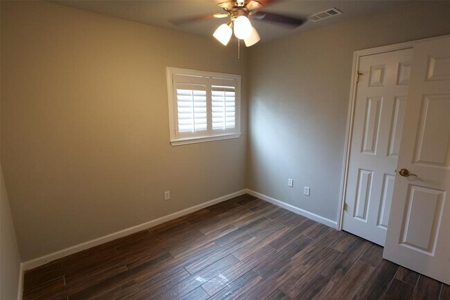 Building Photo - 15311 Mondrian Dr