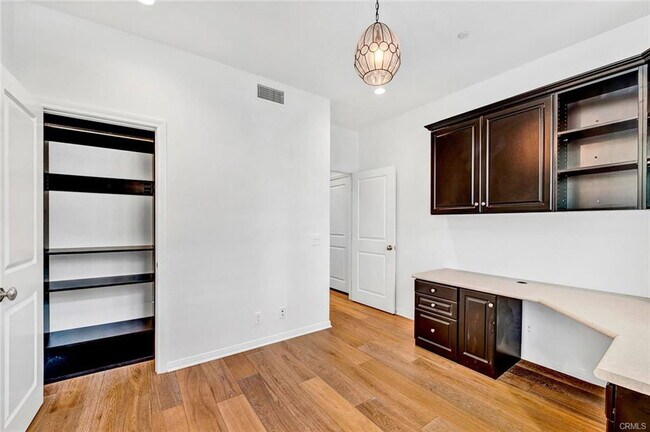 Building Photo - 34 Somerton