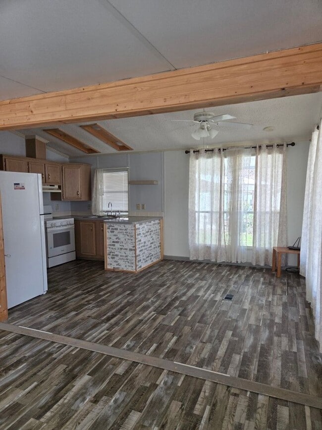 Building Photo - $1,350 - 1 Bedroom / 1 Bath Park Model on the Creek in Tatham Mountain Park