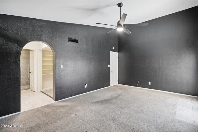 Building Photo - 2150 S Las Palmas