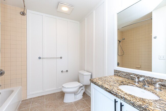 Building Photo - ***2 BED 2 BATH CONDO***PET-FRIENDLY***ASS...