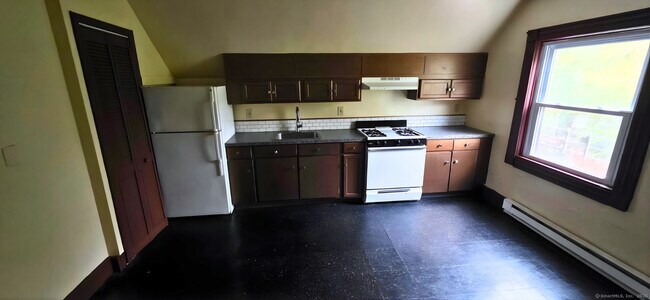 Building Photo - 186 Farren Ave