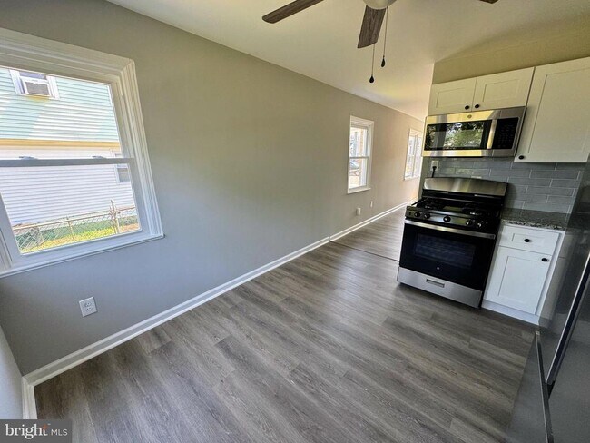 Building Photo - 1015 Alcyon Dr