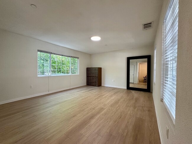 Building Photo - 7755 Mango Ave