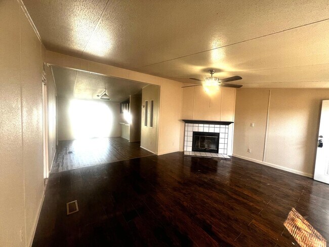 Building Photo - 69 D St