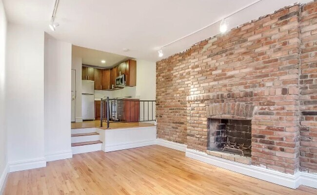 Building Photo - 18 Sidney Pl