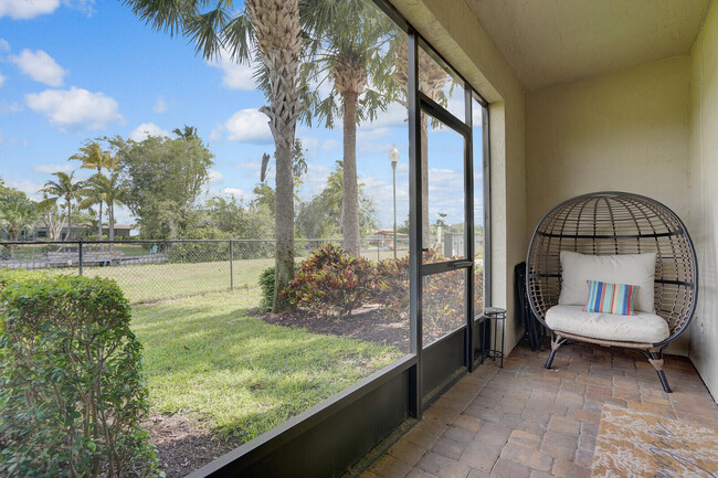 Building Photo - 1101 Vermilion Dr
