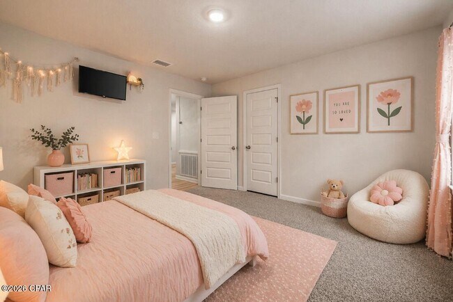 Building Photo - 7504 Delancey St