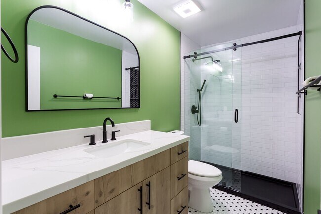 Building Photo - Charming Two Story Home!