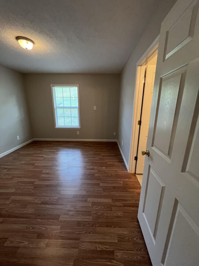 Bedroom - 547 S Old Sevierville Pike