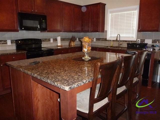 Building Photo - 204 Baxter Dr