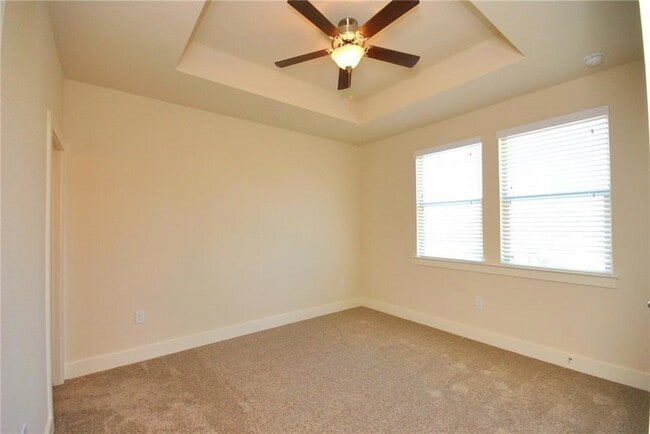 Building Photo - 2222 Creekside Ln