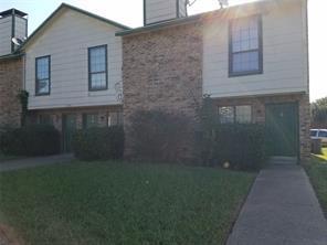 Primary Photo - 2705 Wimbledon Ct