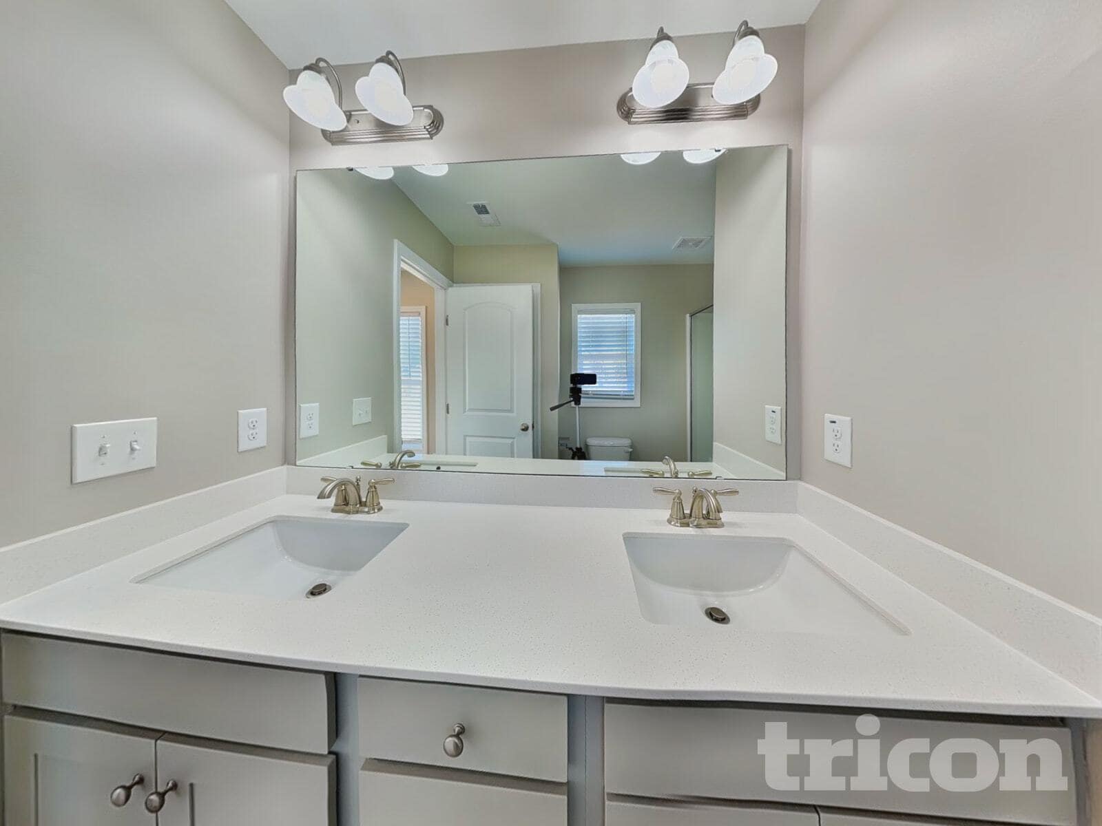 Building Photo - 376 Olde Pl