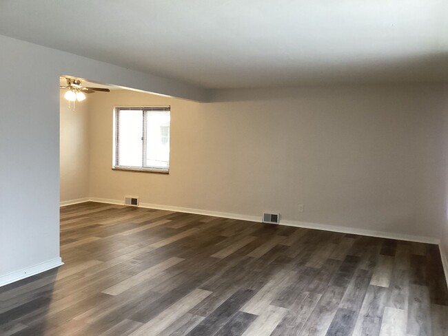 Building Photo - 2934 Clermont Ave