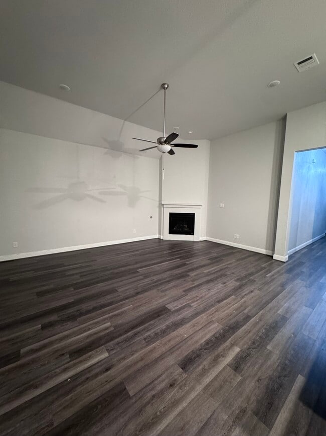 Building Photo - 513 Lambert Cv