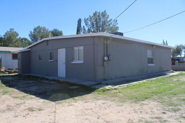 Building Photo - 10801 Donna Marie Dr