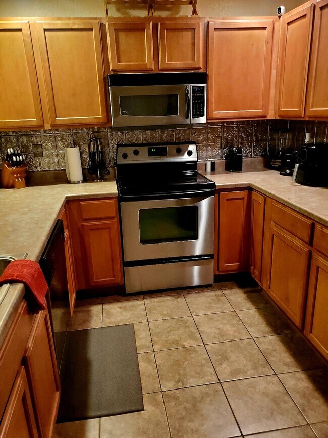 Building Photo - 5800 Tower Rd