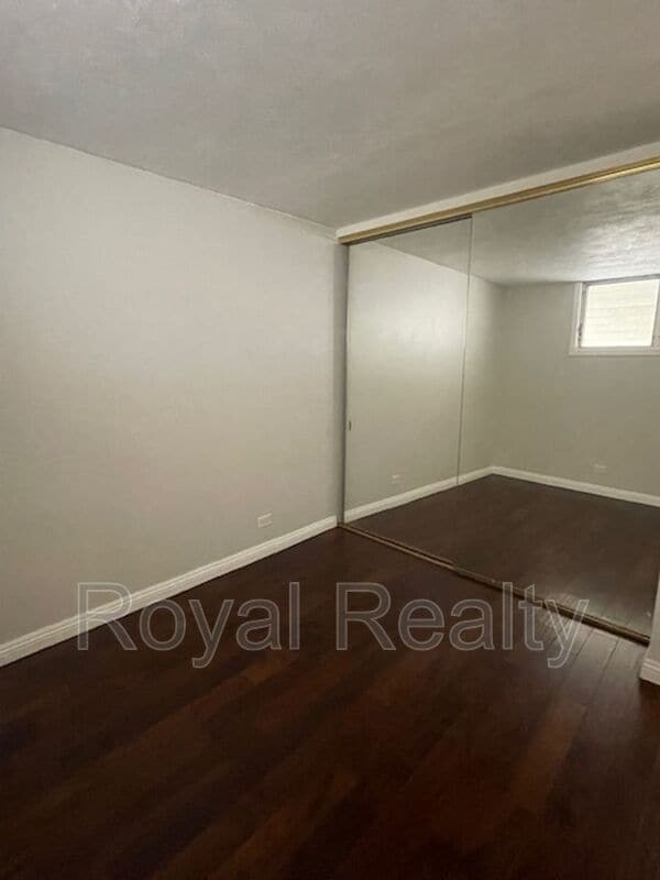 Building Photo - 469 Ena Rd
