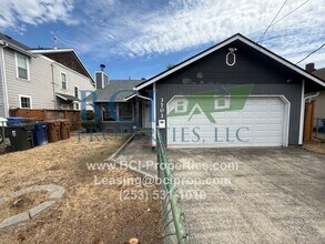 Building Photo - Beautiful 2 Bedroom House Available for im...