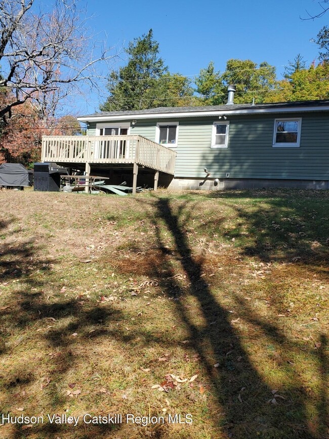 Building Photo - 2 Lakeview Terrace