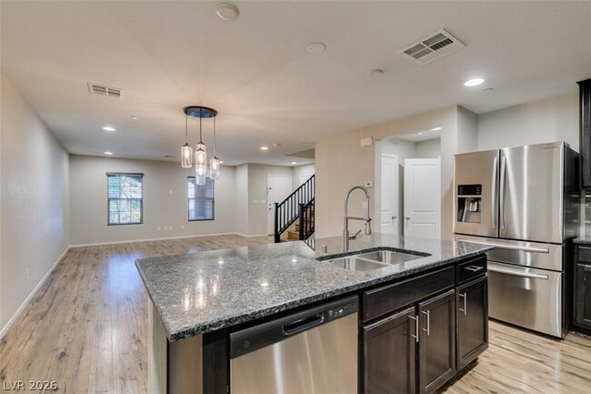 Building Photo - 3009 Camino Sereno Ave