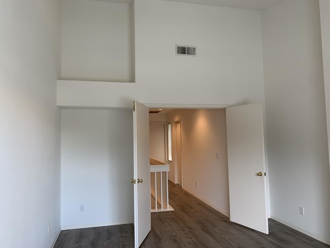 Building Photo - 563 Shoal Cir