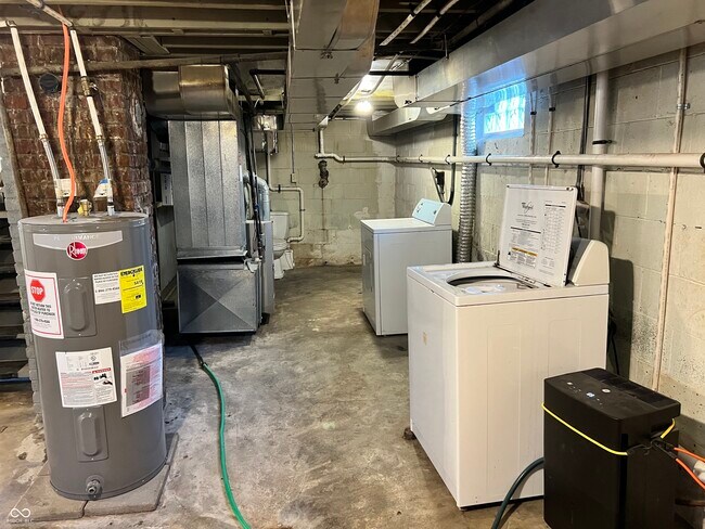 Building Photo - 1328 Wallace Ave