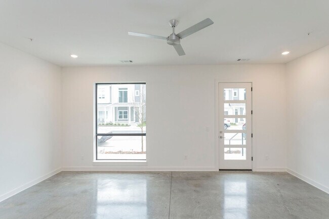 Building Photo - 415 Merritt Ave