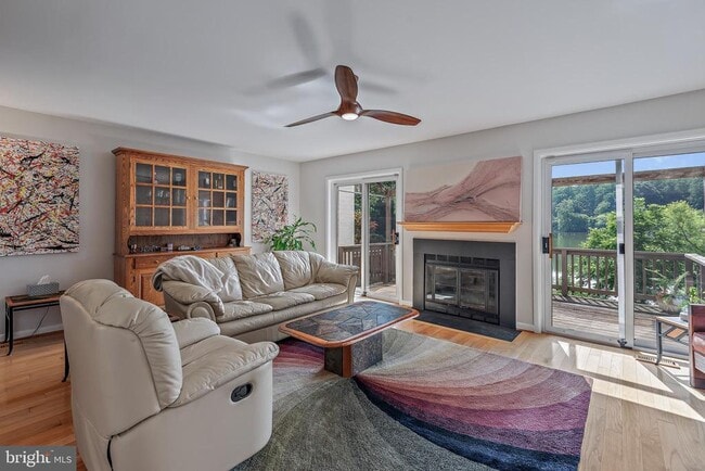 Building Photo - 7261 Dockside Ln