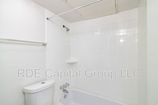 Building Photo - 2816 Throckmorton St