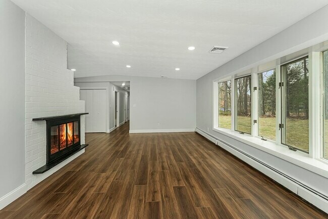 Building Photo - 57 Sloane Dr