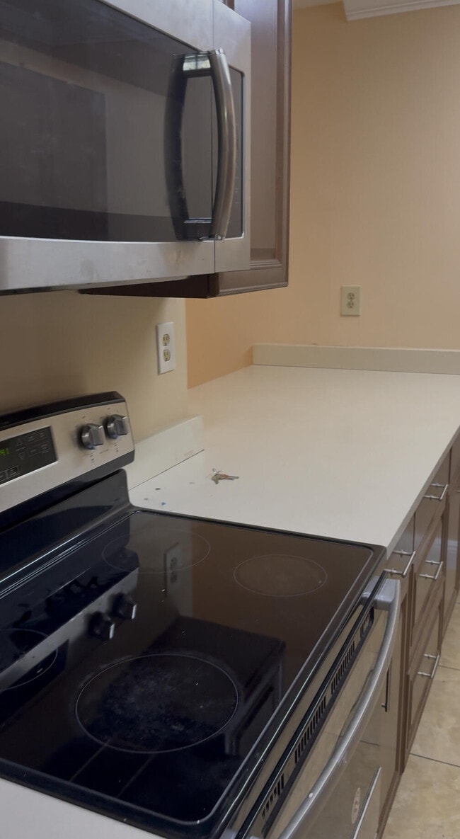 Building Photo - 1880 N Congress Ave