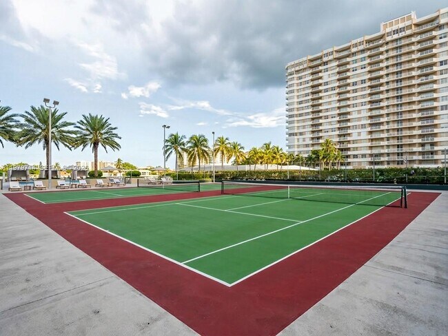 Building Photo - 1985 S Ocean Dr