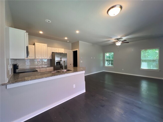 Building Photo - 2415 SW Arbor Rd