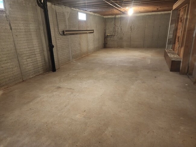 Building Photo - 692-694 Olson Ave