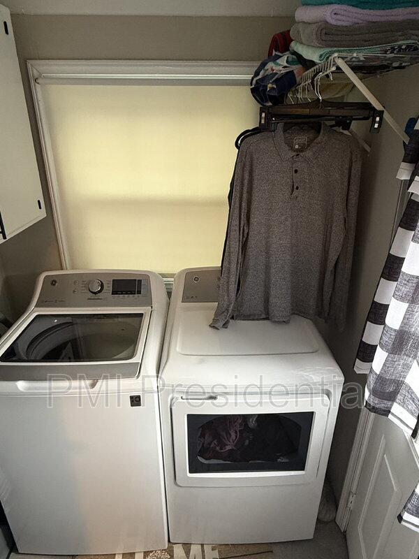 Building Photo - 7346 Edgeworth Rd